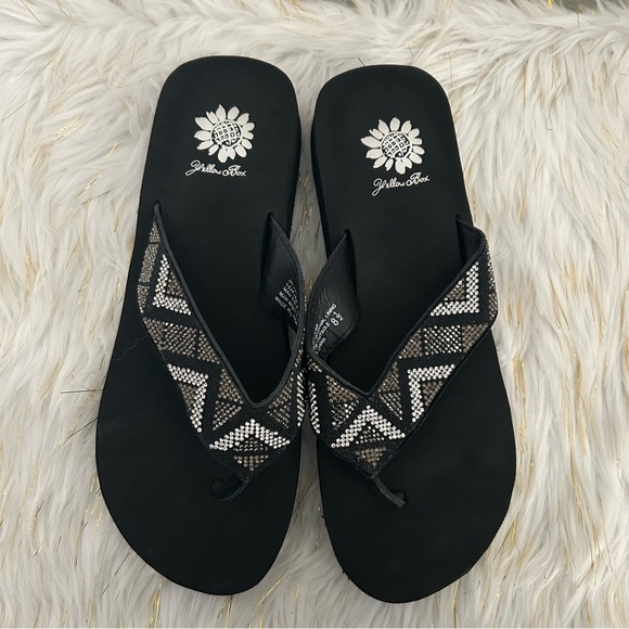 Yellow Box Black Flip Flop Sandals | Size 8.5 - Picture 2 of 5